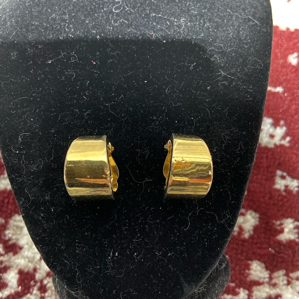 Nini Ricci Gold Tone, Thick Clip-On Hoop Earrings